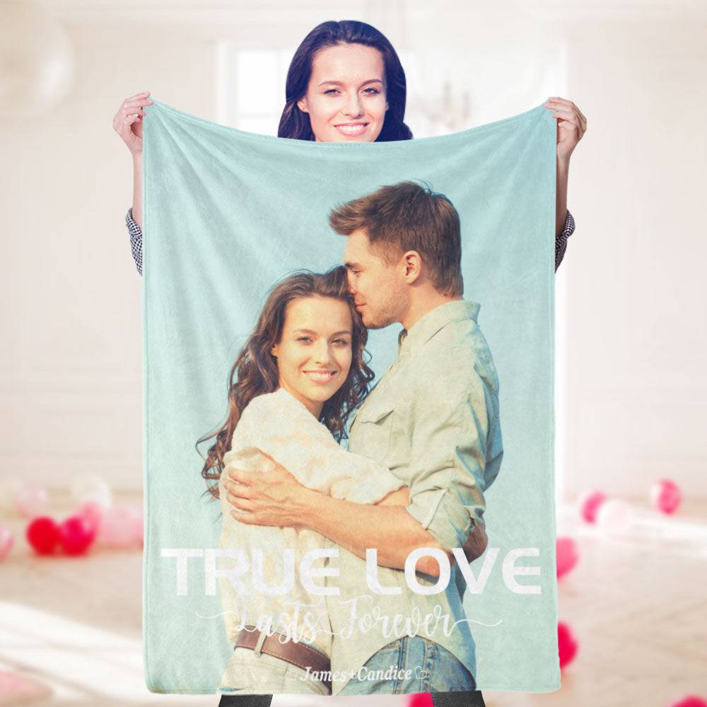 Personalized MadeMine photo blanket featuring a custom mink wool throw with a printed family photo on soft, cozy fabric.